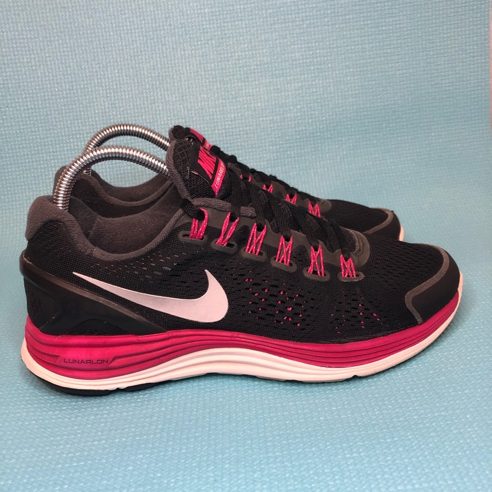 NIKE Lunarglide 4 Women’s Size 9 Color Black and Pink Athletic Shoes 524978-006